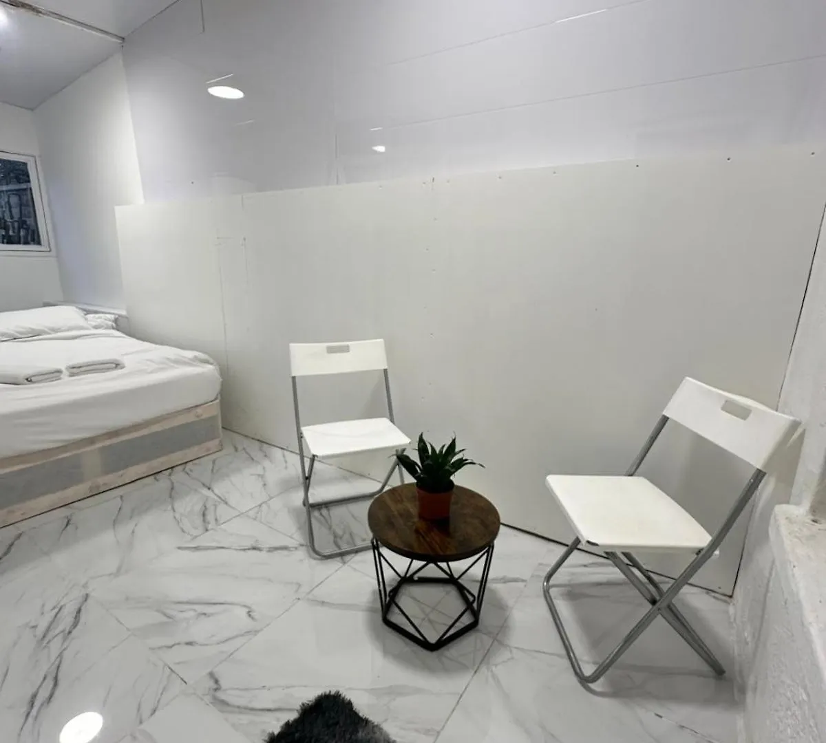 Appartamento Millais Road 3 Bedroom Flat Londra Regno Unito